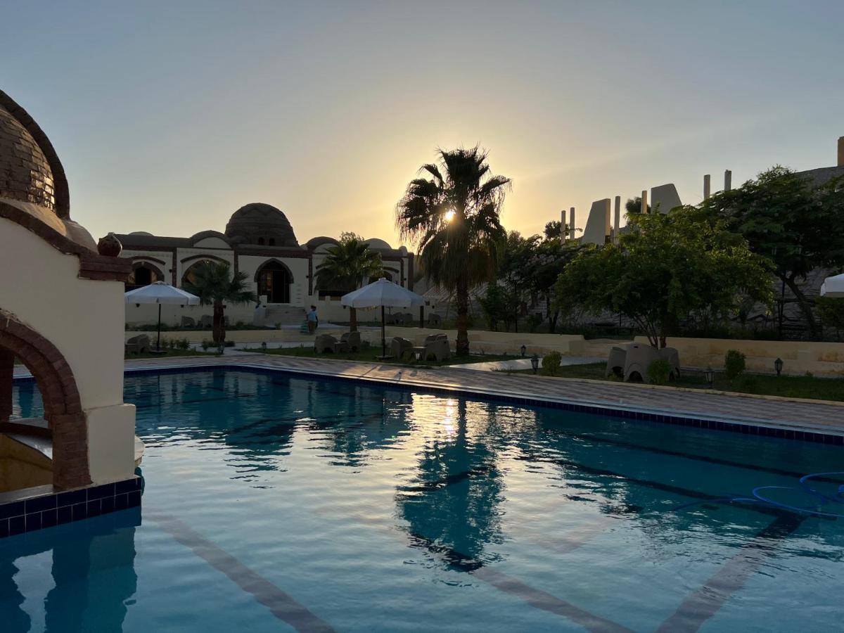 Elphardous Oasis Hotel Luxor Exterior foto